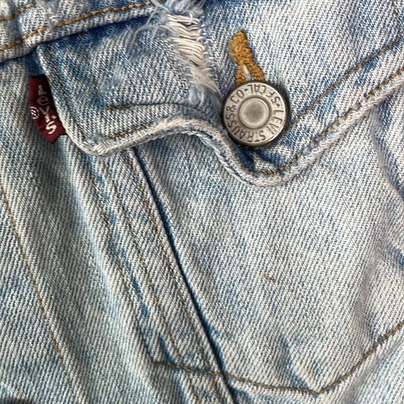 Levi Distressed Sleeveless Blue Jean Jacket sz MED - Picture 10 of 12